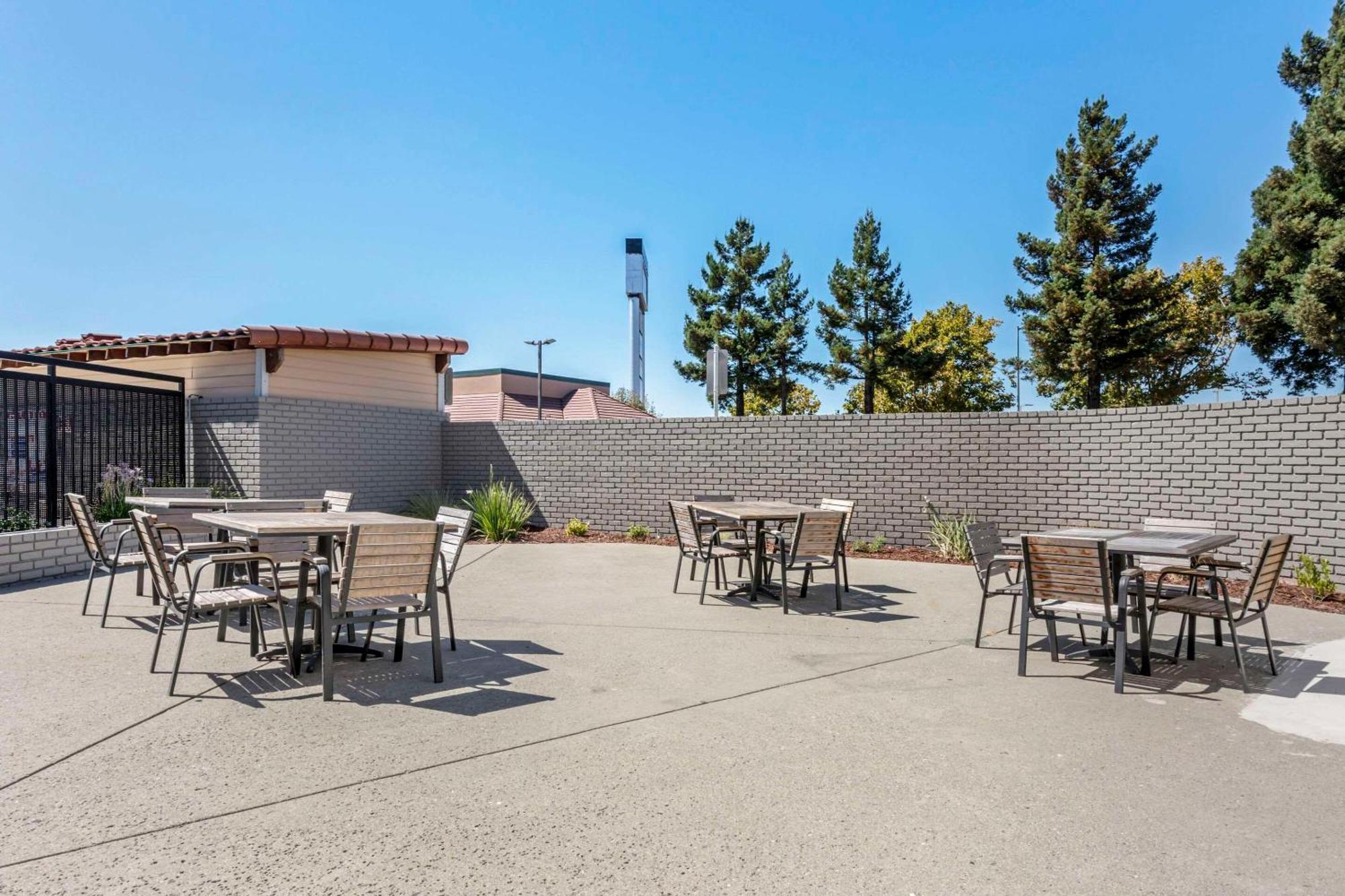 Country Inn & Suites By Radisson, Vallejo Napa Valley, Ca エクステリア 写真